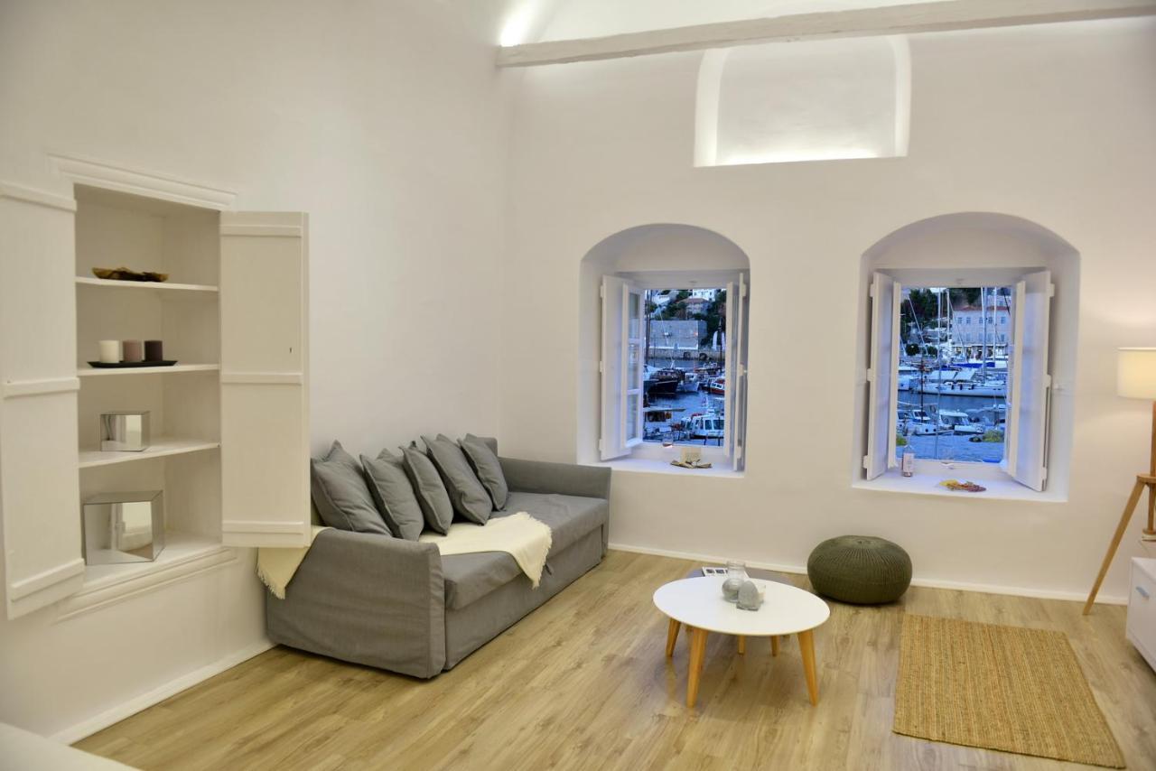 Hydra Hospitality Port Apartment Extérieur photo