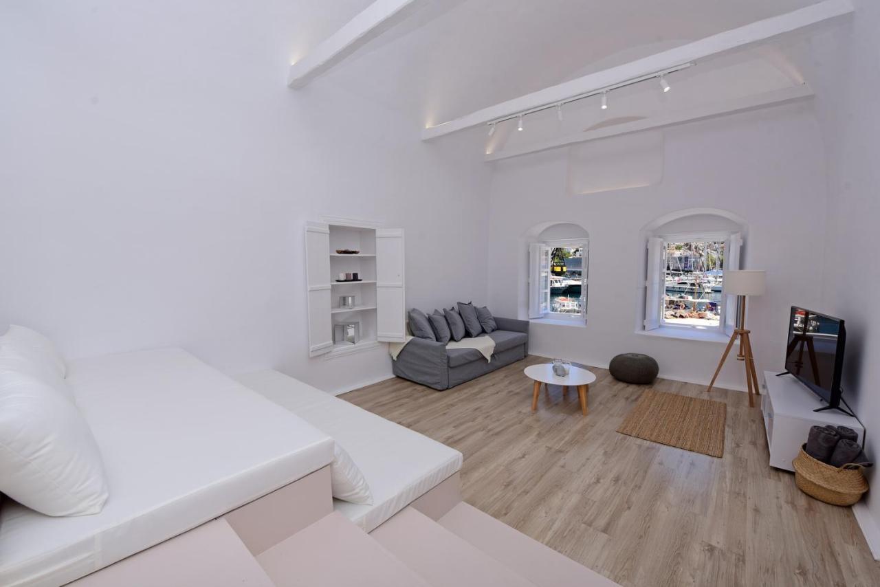 Hydra Hospitality Port Apartment Extérieur photo